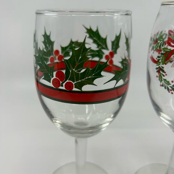 Libbey Christmas Stemware Glasses 2 Festive Vintage Holly and Berry Wine Glasses - Picture 1 of 5